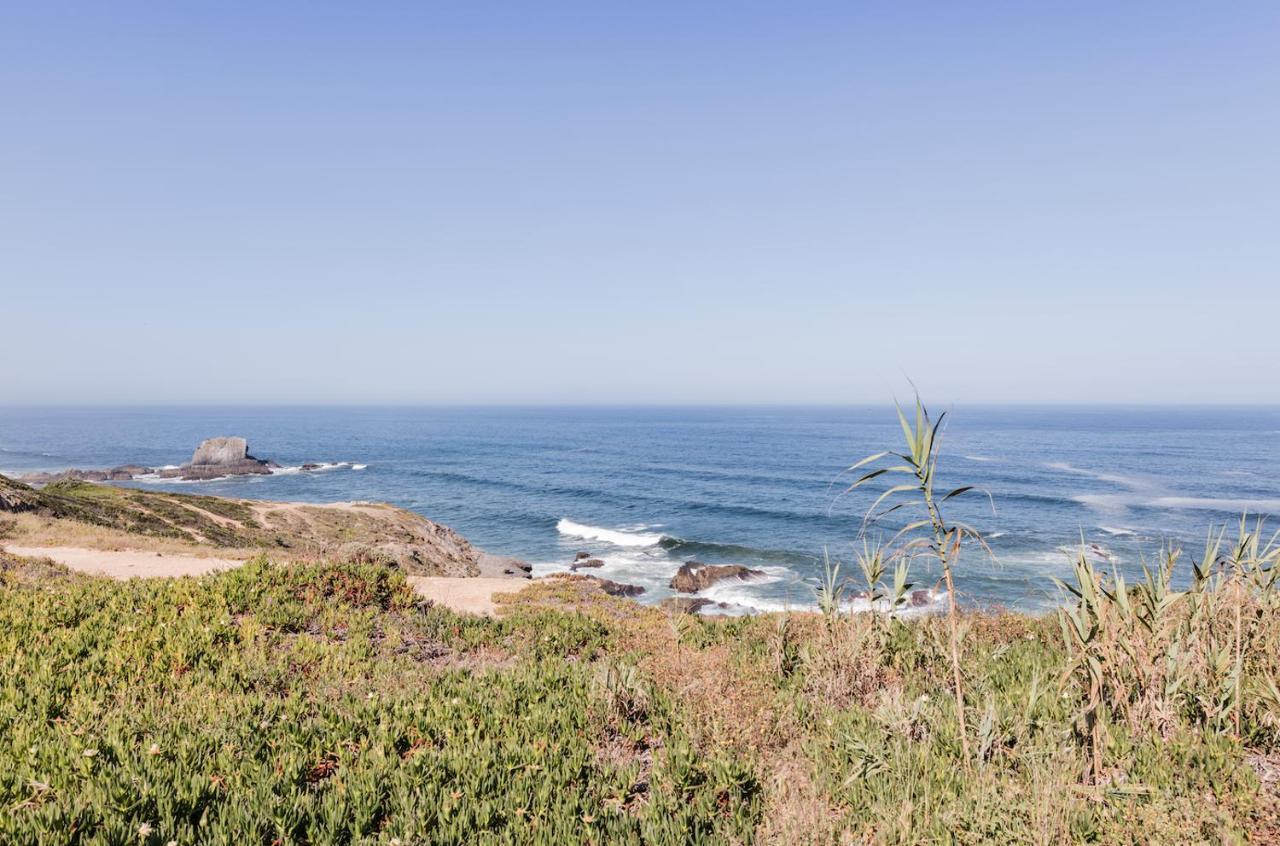 Ferienwohnung Zambujeira do Mar 4-Bed House Perfect for Families&Friends Exterior foto