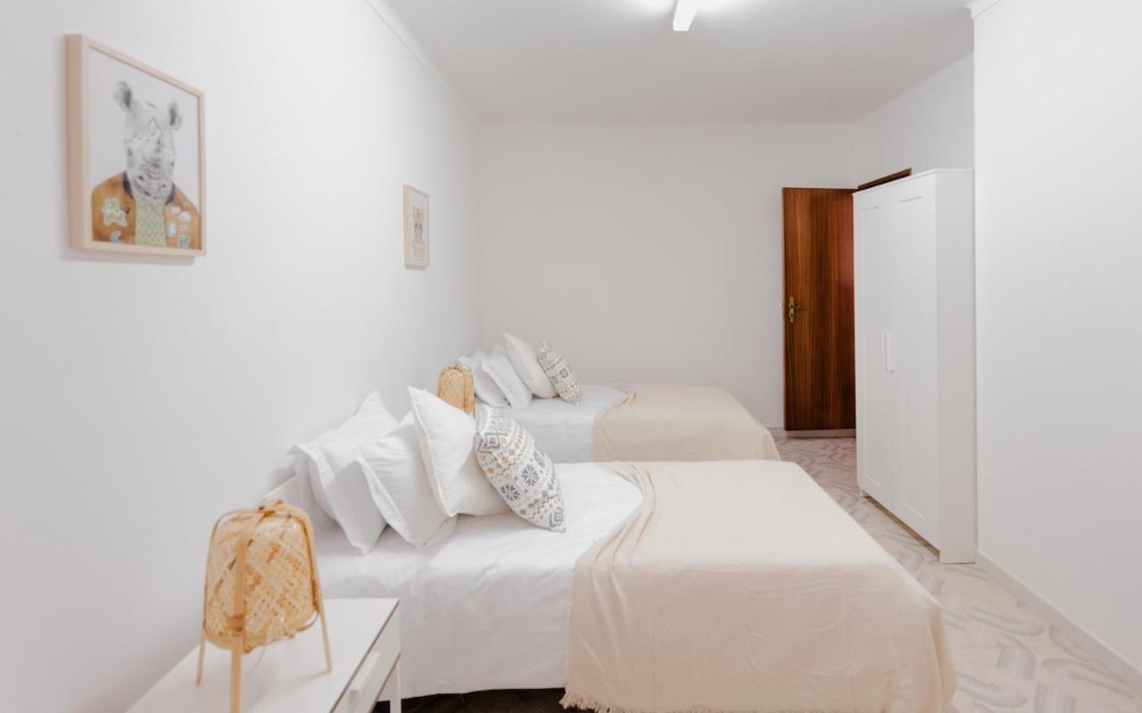 Ferienwohnung Zambujeira do Mar 4-Bed House Perfect for Families&Friends Exterior foto